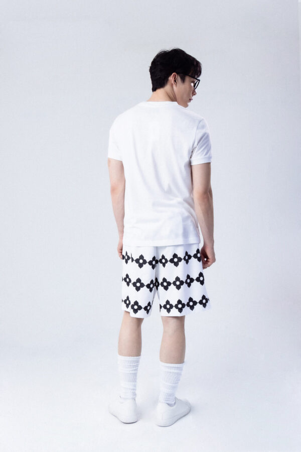 A crew-neck t-shirt - Image 5